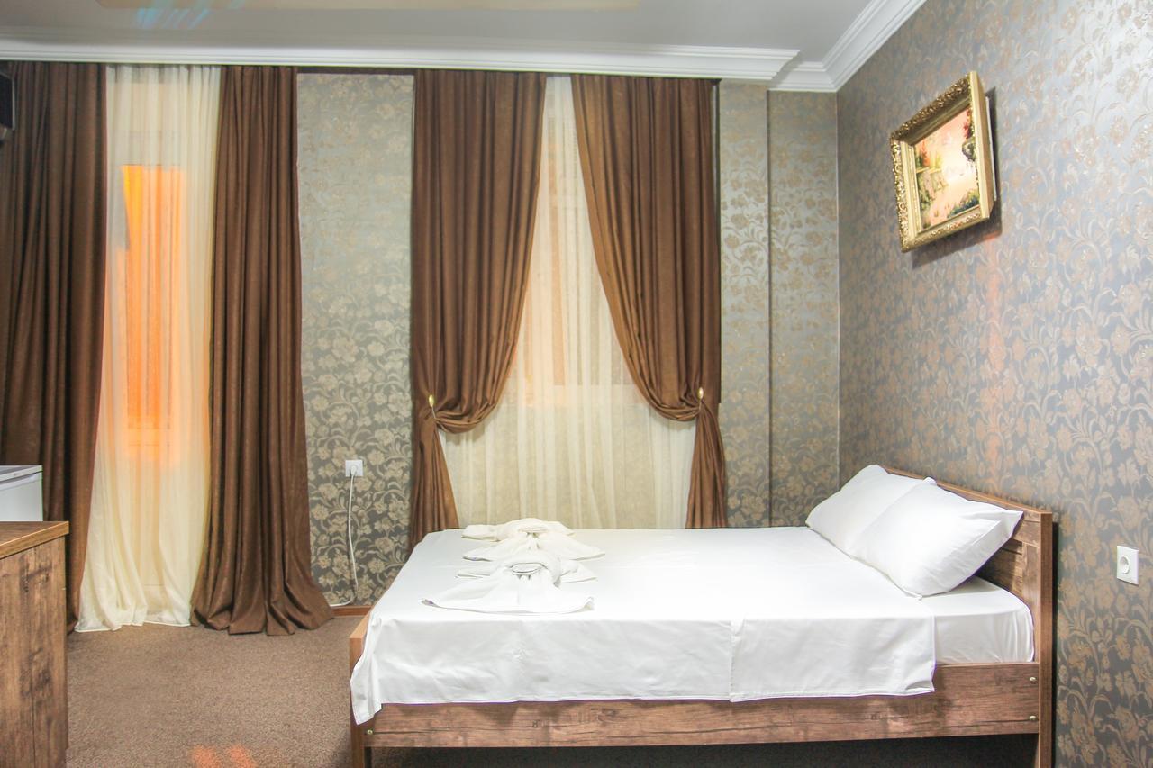 New Palace Shardeni Tbilisi Eksteriør bilde